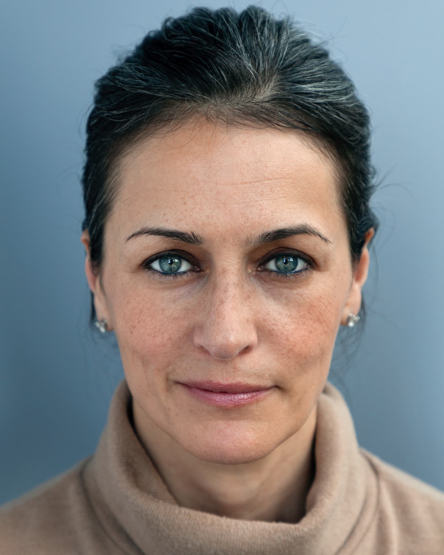 Portrait of Golnaz, coach for women at a turning point
